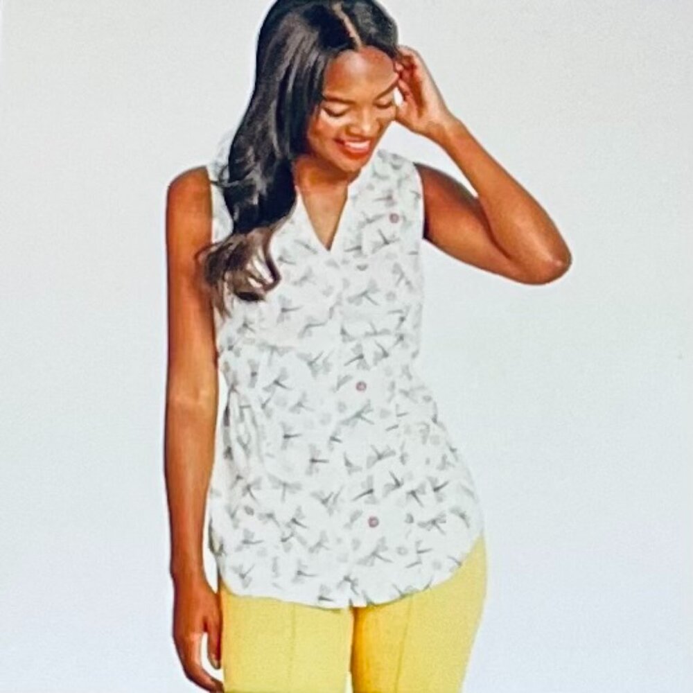 Modcloth Steadfast Sojourn Dragonfly Top in White (1X) Lightly worn, no flaws